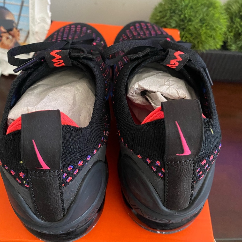 Nike Women's Black Pink Blue Vapormax Knit Sneakers - Picture 3 of 5